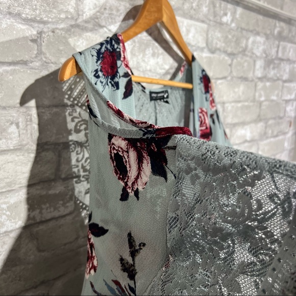 Star Scene Women's Medium Cold Shoulder Floral Kimono Lace Detailing LIKE NEW - Picture 6 of 7